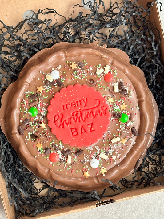 Merry Christmas Stuffed Chocolate Pizza