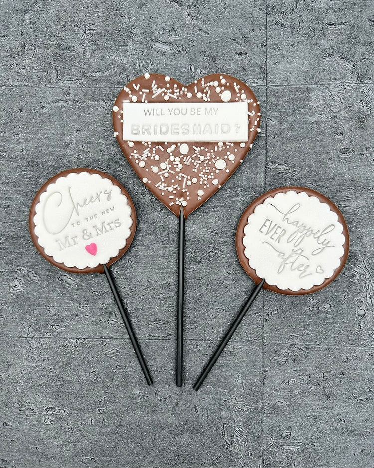 WEDDING FAVOURS & GIFTS