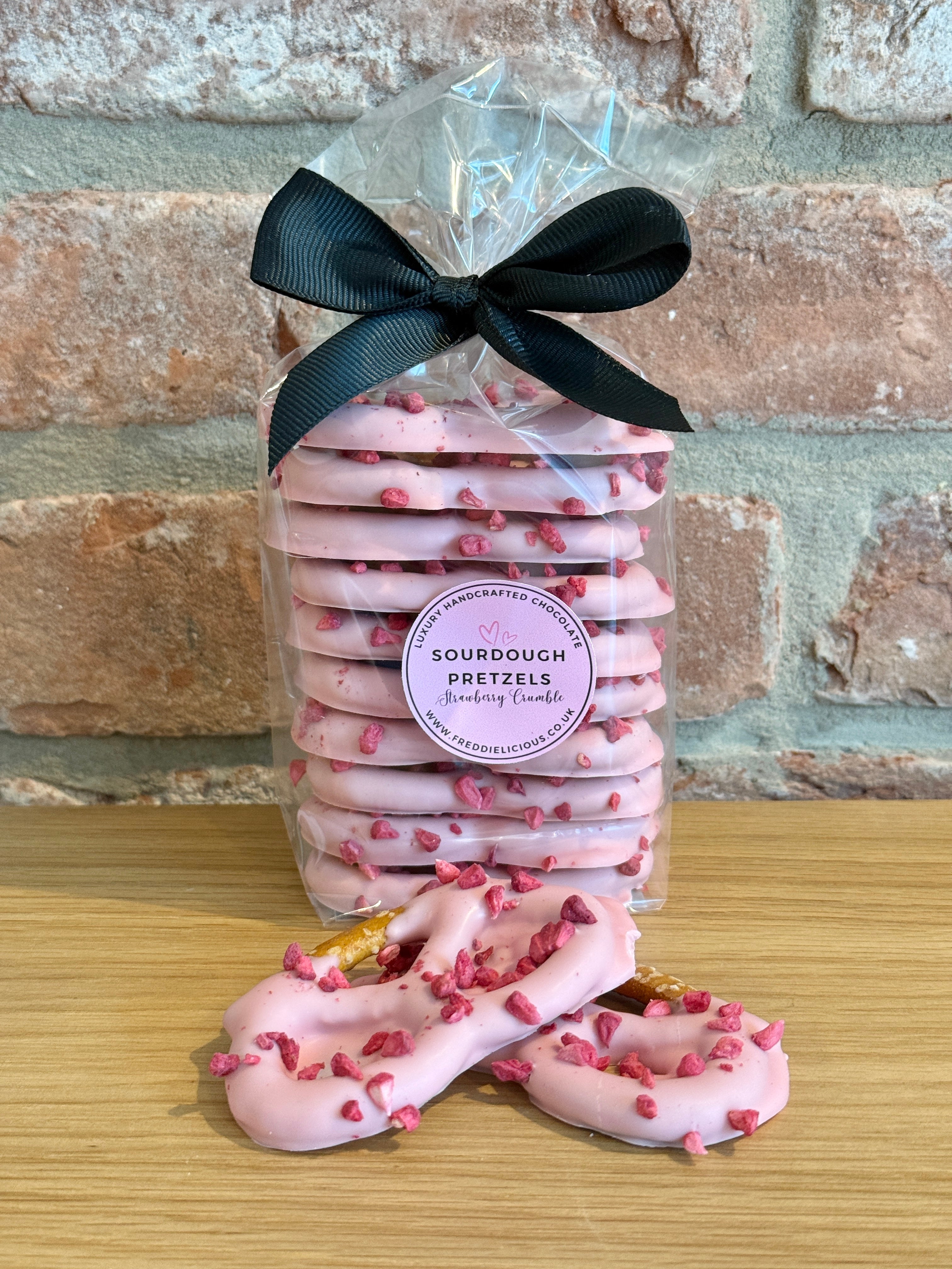 Strawberry Crumble Pretzels